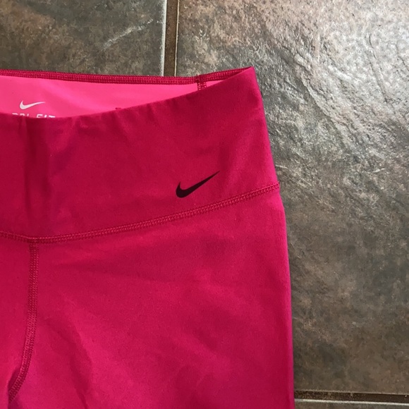 NIKE | pink capris - Picture 2 of 4